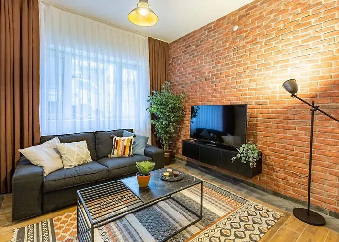 Charming Flat Near Trendy Attractions In Cihangir