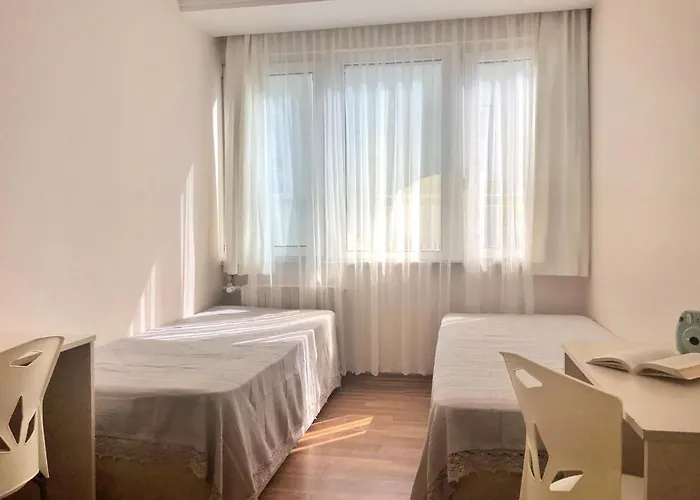 Moda Hostel Female Only