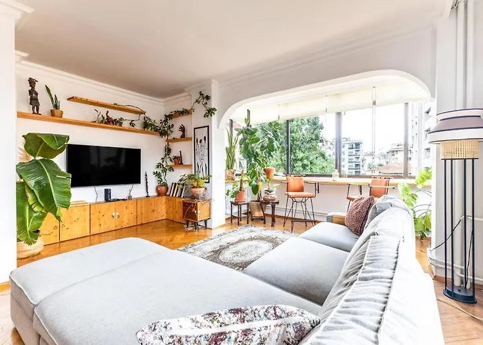 Flat W Balcony 10 Min To Toy Museum And Marmaray