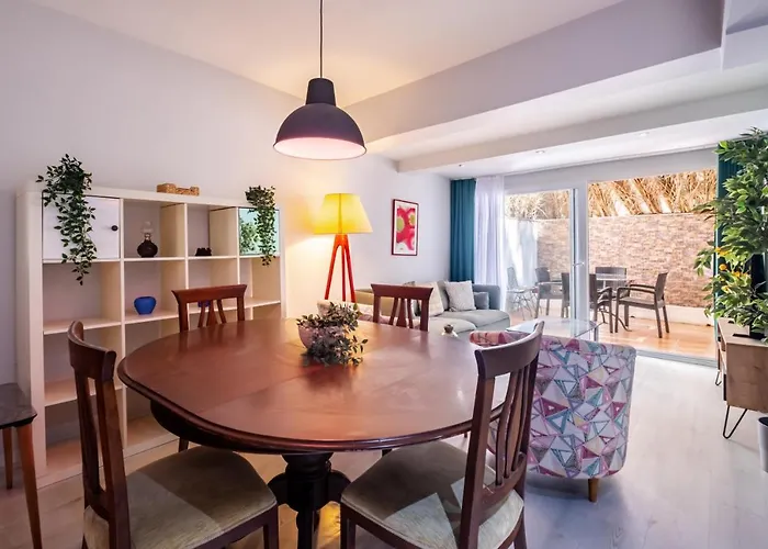 Central Flat Close To Shopping Malls In Sisli