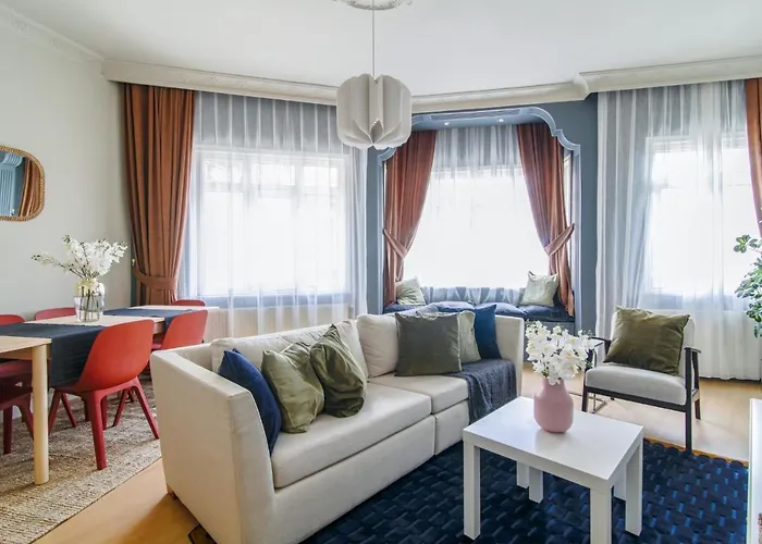 Chic And Cozy Flat Near Istiklal Street In Beyoglu