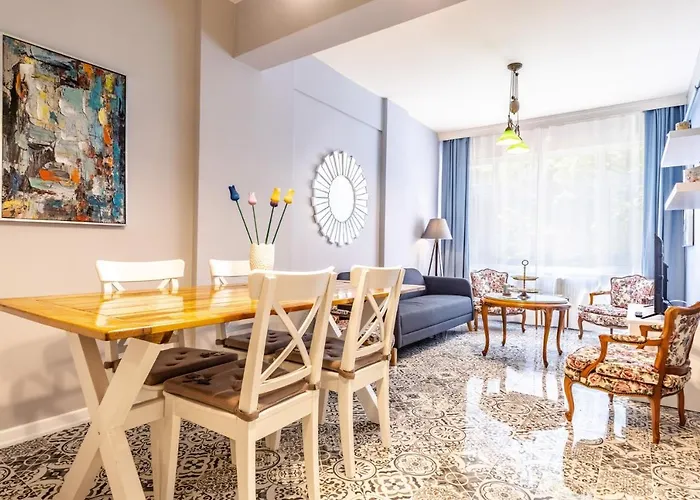 Peaceful Flat W Garden View Balcony In Kadikoy