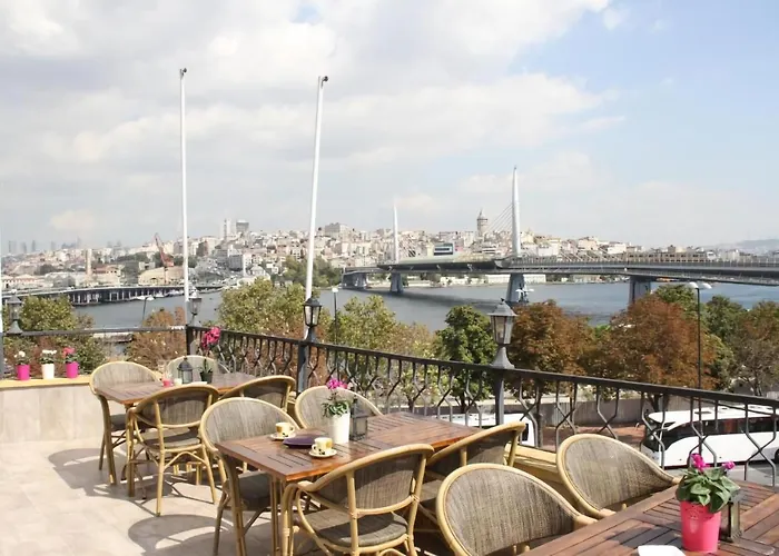 Roof Istanbul Hotel