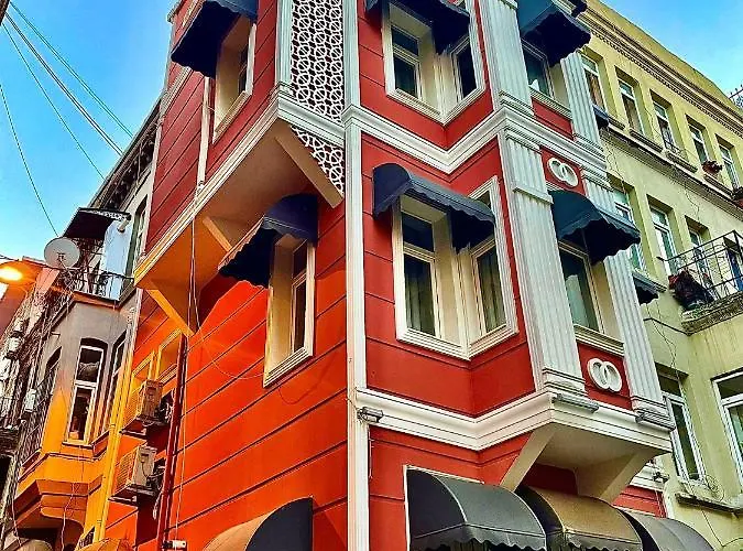 Taksim Red Suite
