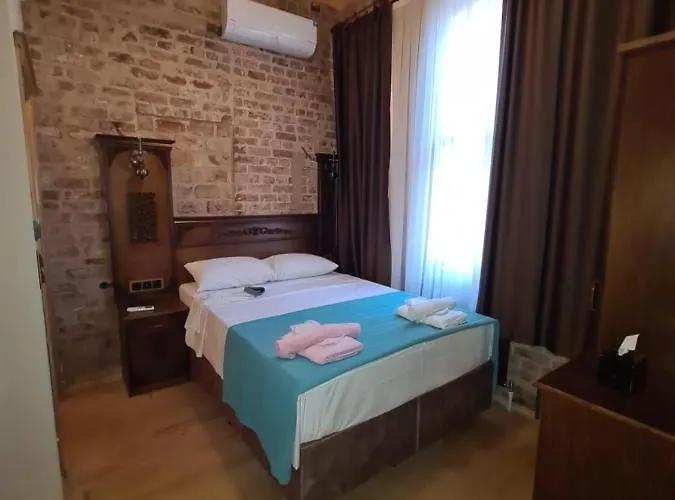 Antique Pearl Hotel