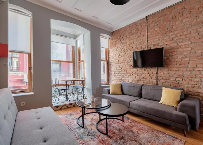 Rustic Stone Flat 5 Min To Taksim Square