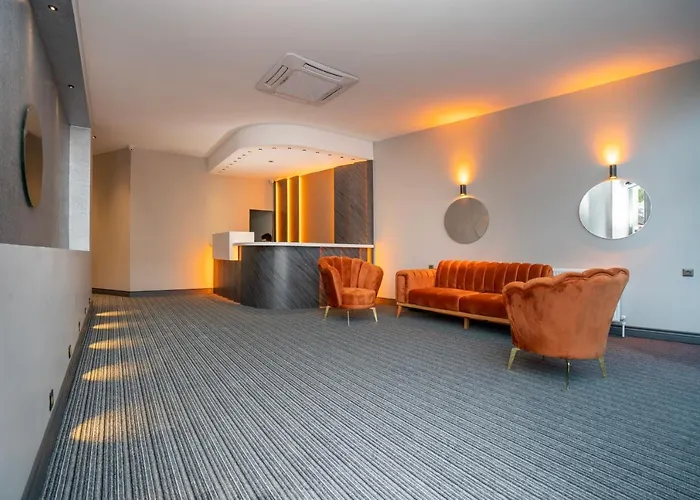 Center Suite