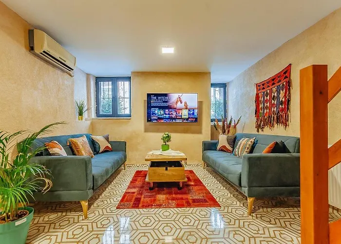 Bossy Apartment 2