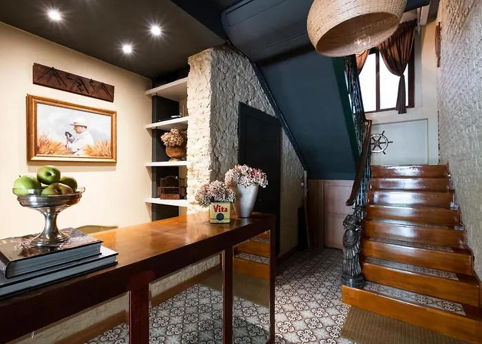 Level Suites - 203