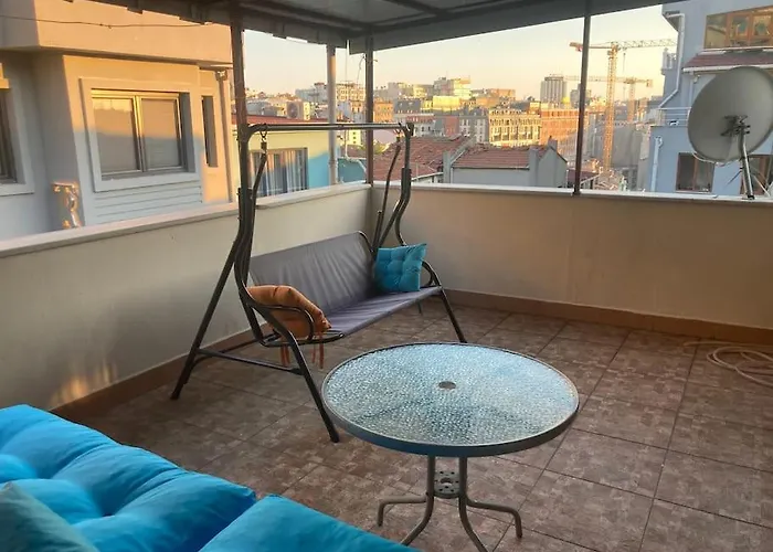 Magnolia Hause With Terrace 200 Meters From Taksim