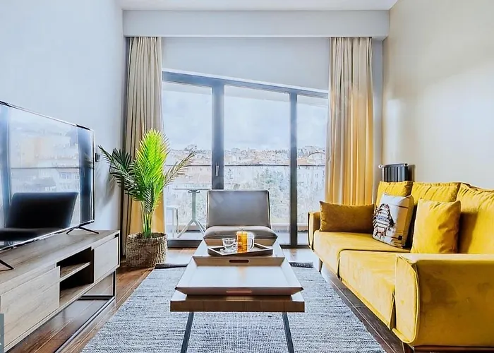 Flats And Rooms Near Taksim Square