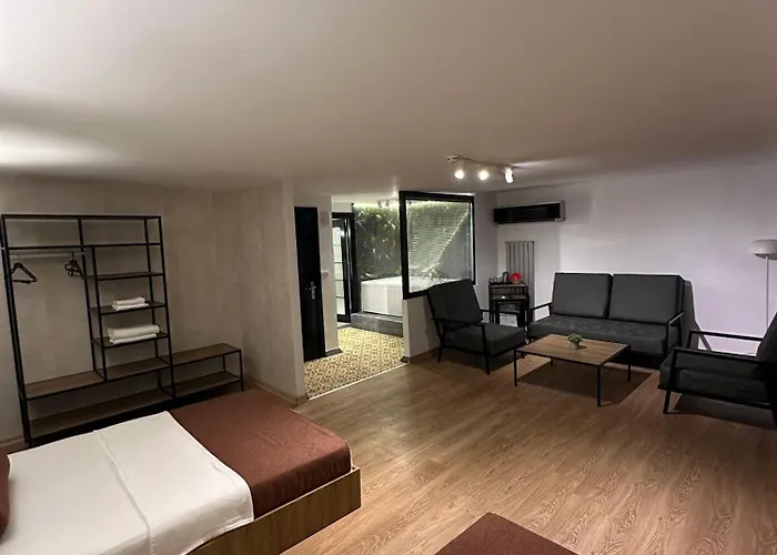 Casa Rosso Suite Hotel
