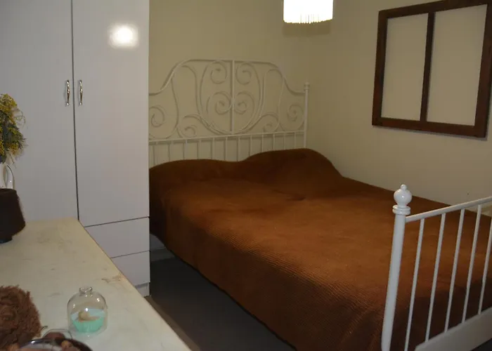 Kaboom Showroom & Guesthouse