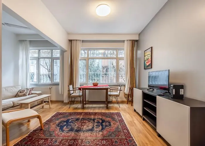Cihangir Charm:Sunny 1Br Retreat