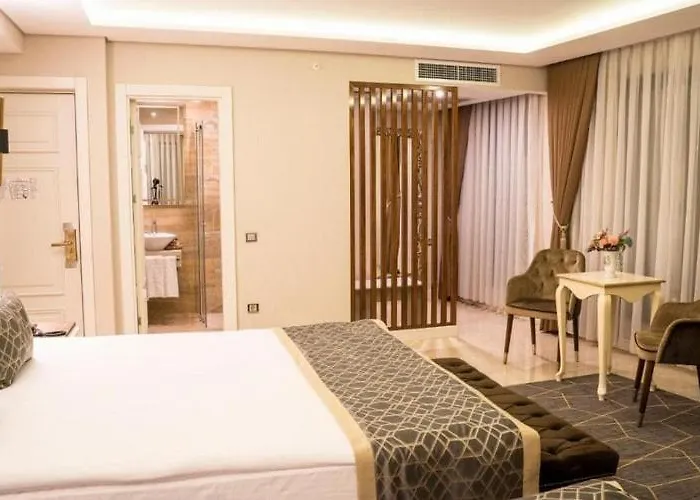 Moda Mour Hotel
