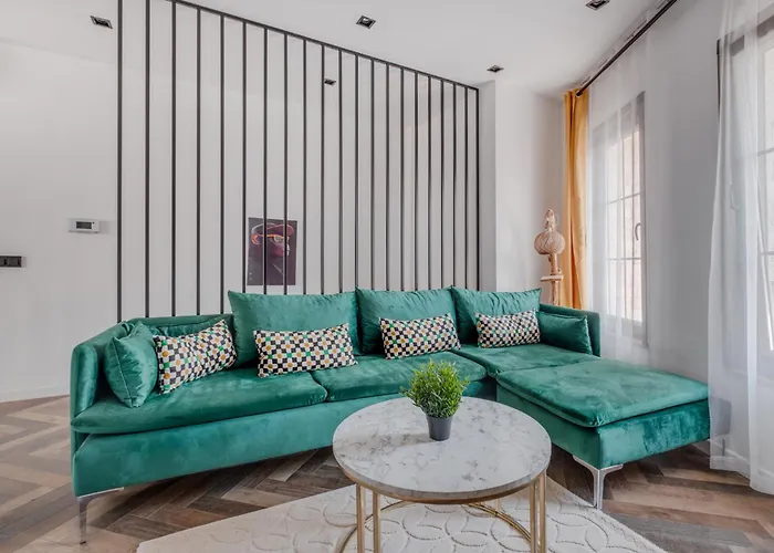 Spacious Modern Flat With Balcony 5 Min To Taksim