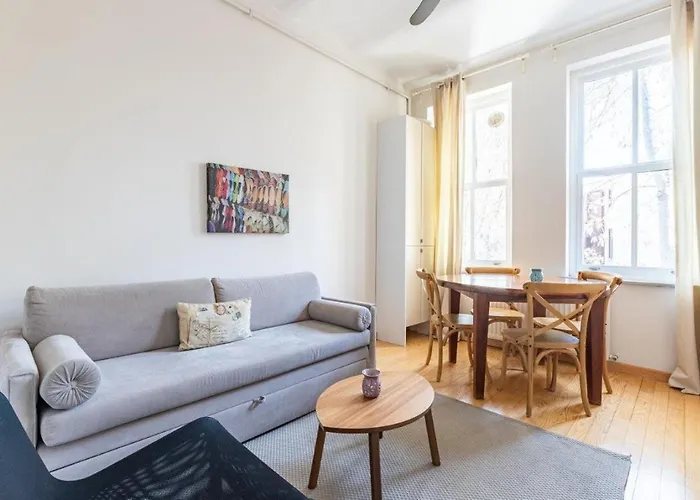 Warm Cozy Charming 2Bd2Bath Galatatower Gem! #256