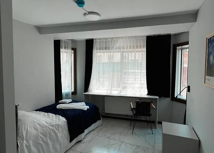 Room In A Digital Nomad House 104