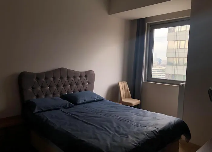Kadikoeyuen Kalbinde Muekemmel Bir Daire
