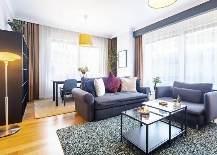 Flat Near Popular Attractions In Suadiye