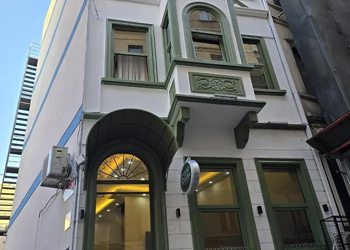 Grand Rafinn Boutique Hotel