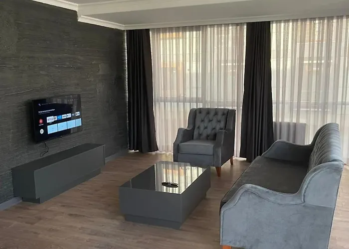 Dolce Comfort Suites Hotel