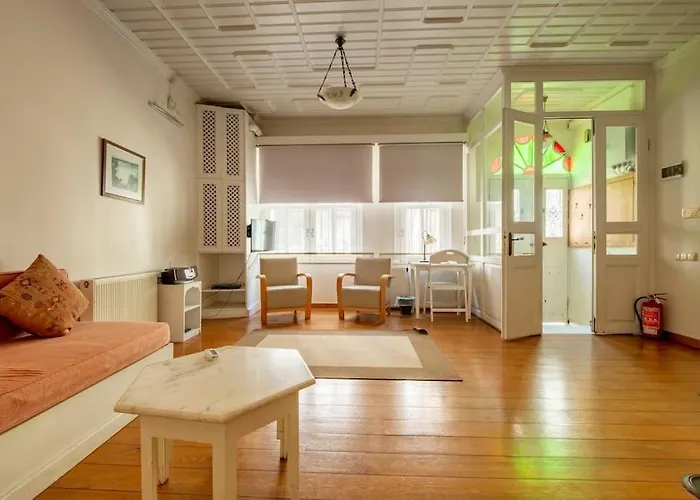 Wonder Triplex Terrace In Peninsula