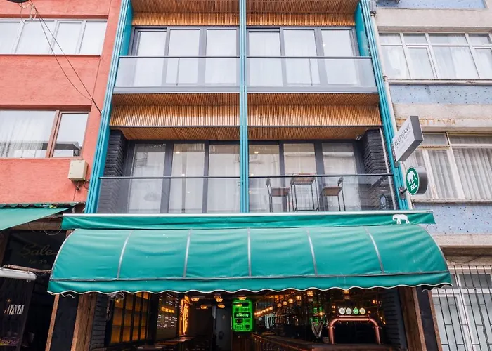 Elephant In The Room Hotel