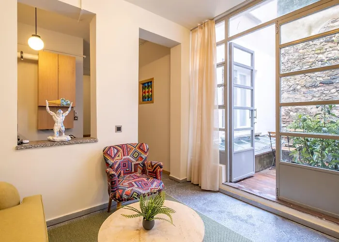 Mayer Tatarbey Apartments