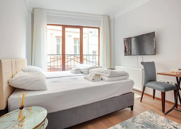 Cozy Studios & Balat