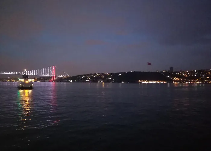 Bosphorus Waterfront Flat, Cengelkoey