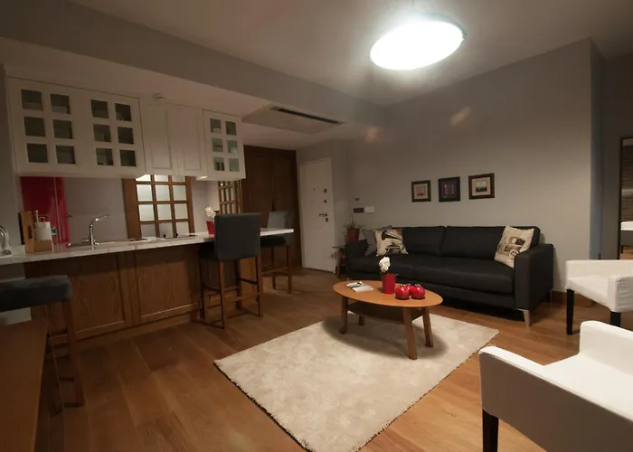 La Casa Pera Suites