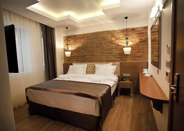 Pera Line Hotel