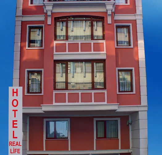 Hotel Real Life