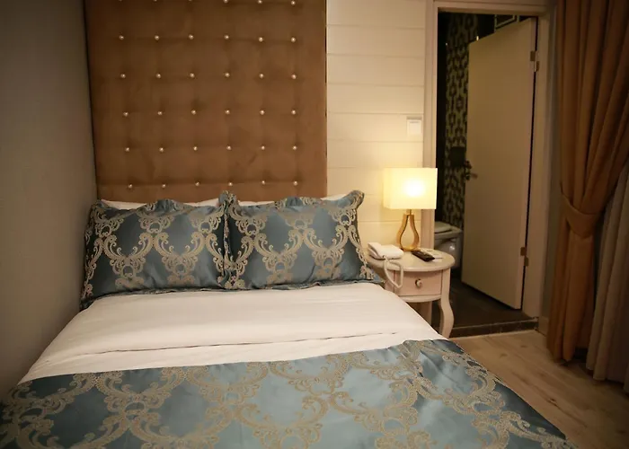 Pelican House Hotel