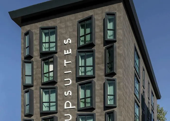 Upsuites Hotel