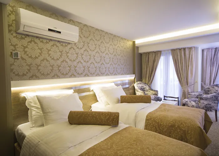Golden Rain Hotel Old City