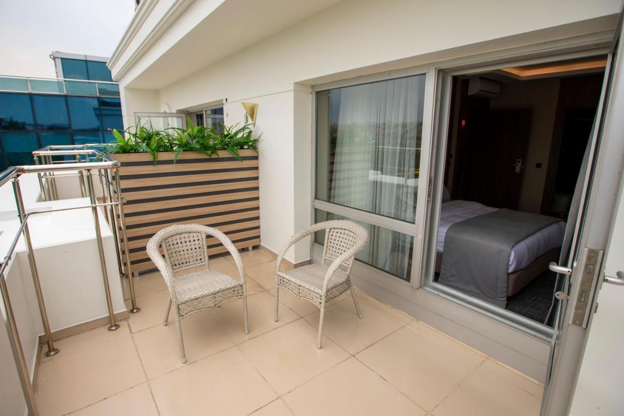 Hotel The 4*