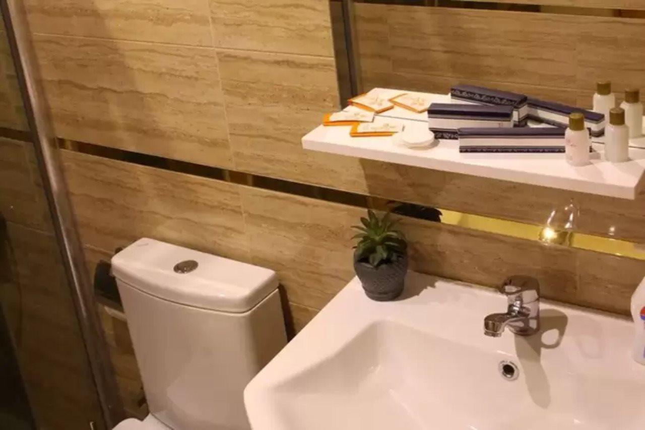 Real Life Hotel 2*