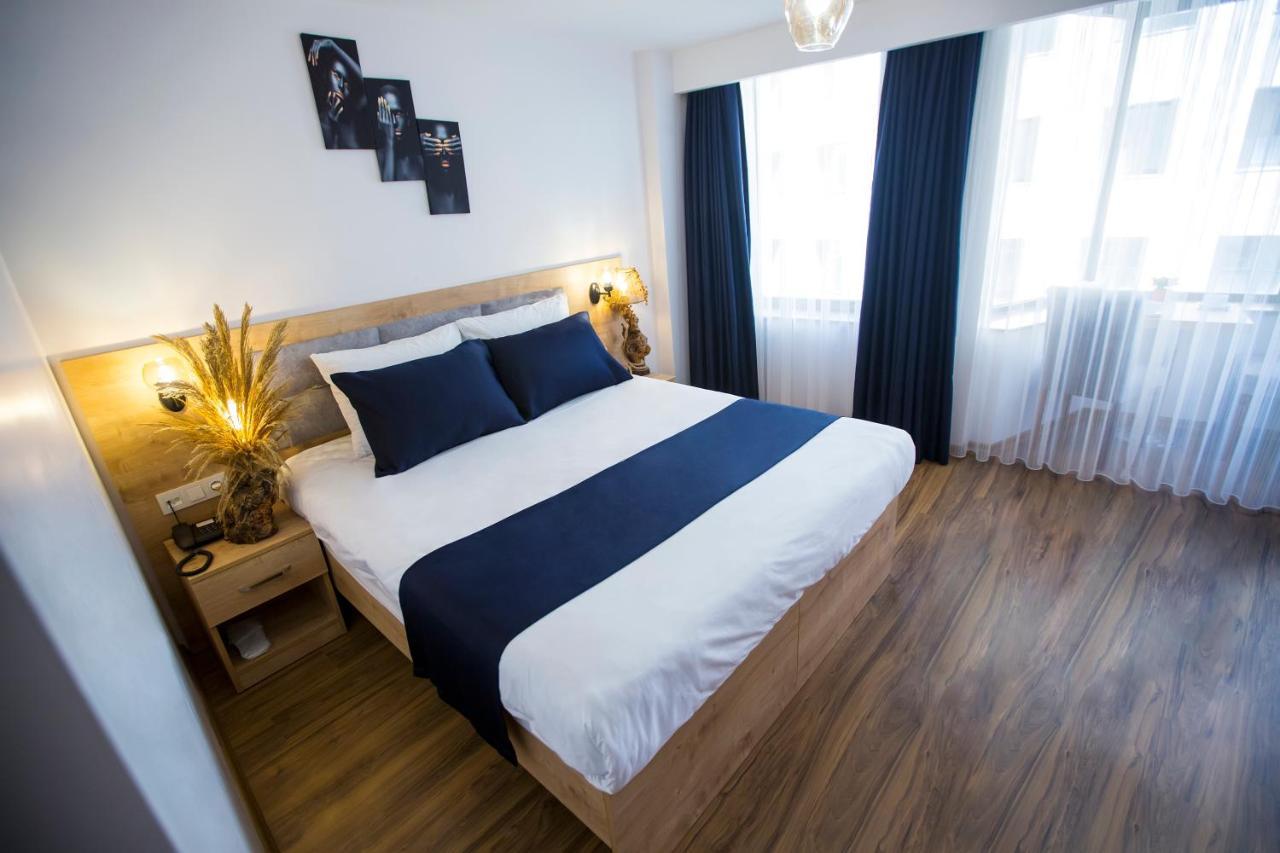 Golden Street Hotel