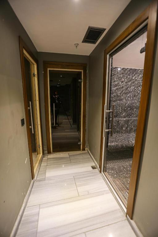 Royal Galata 3*