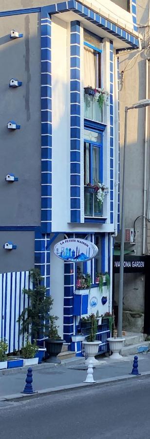 Hotel La Petite Maison 3*