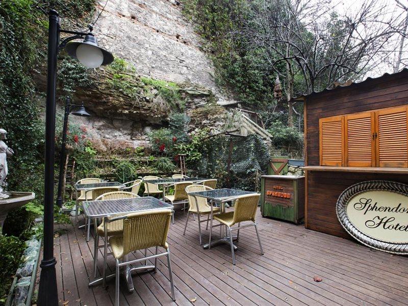 Sphendon Hotel 3*