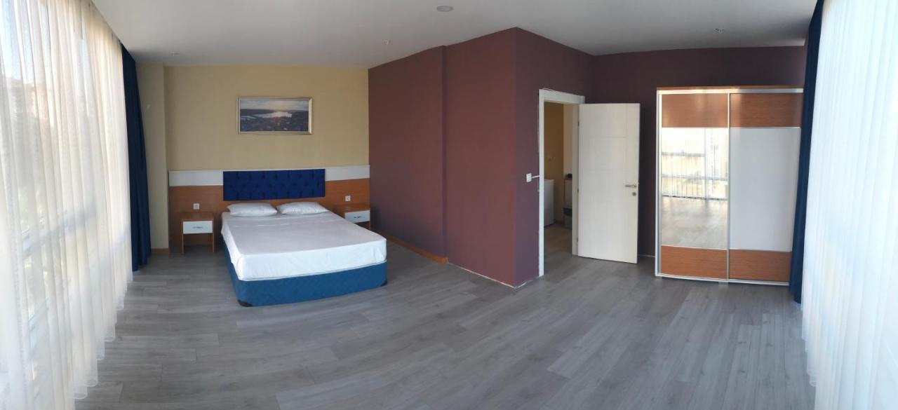 Skyblue Aparthotel