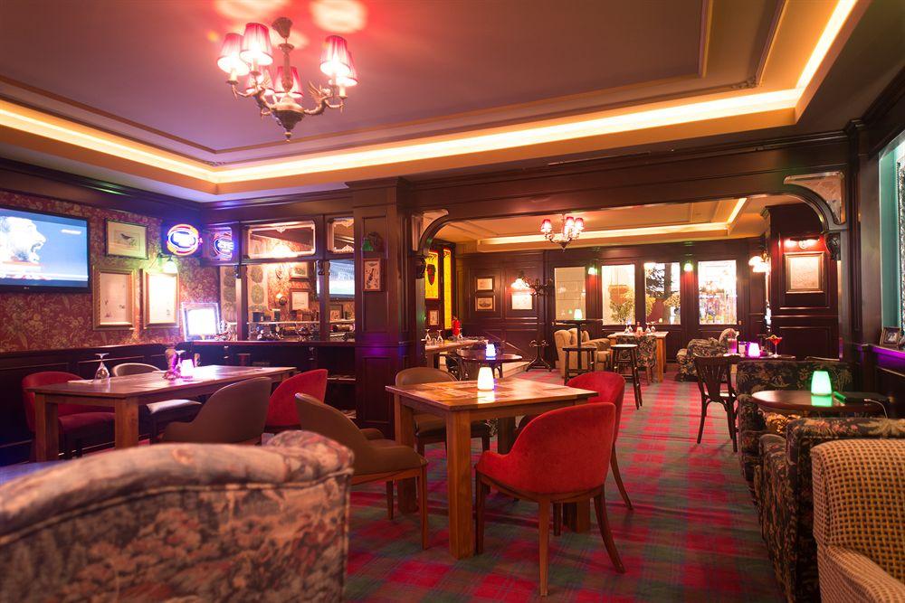 Hotel Vogue Supreme