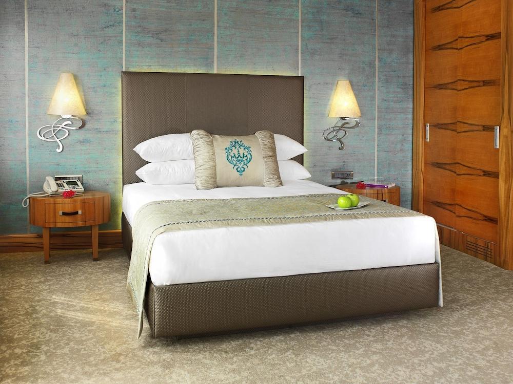 Biz Cevahir Sultanahmet Otel 4*