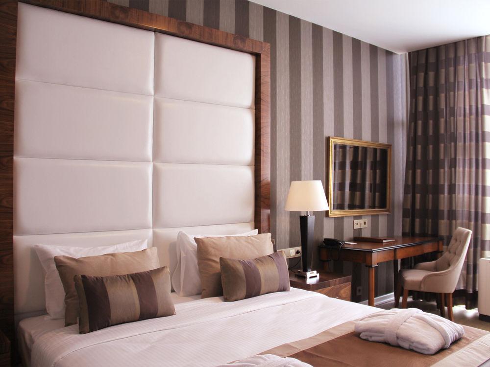 Hotel Manesol Fuar 4*