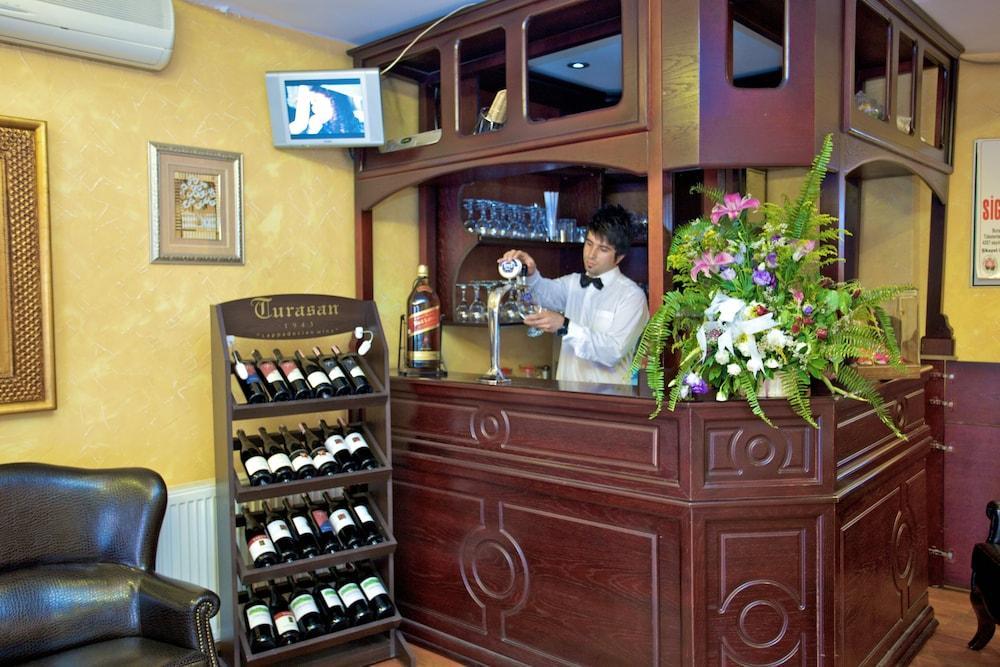 Adora Cafe & Restaurant İstanbul