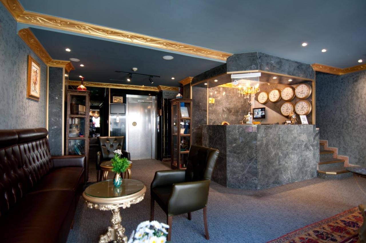 Grand Ambiance Hotel 2*
