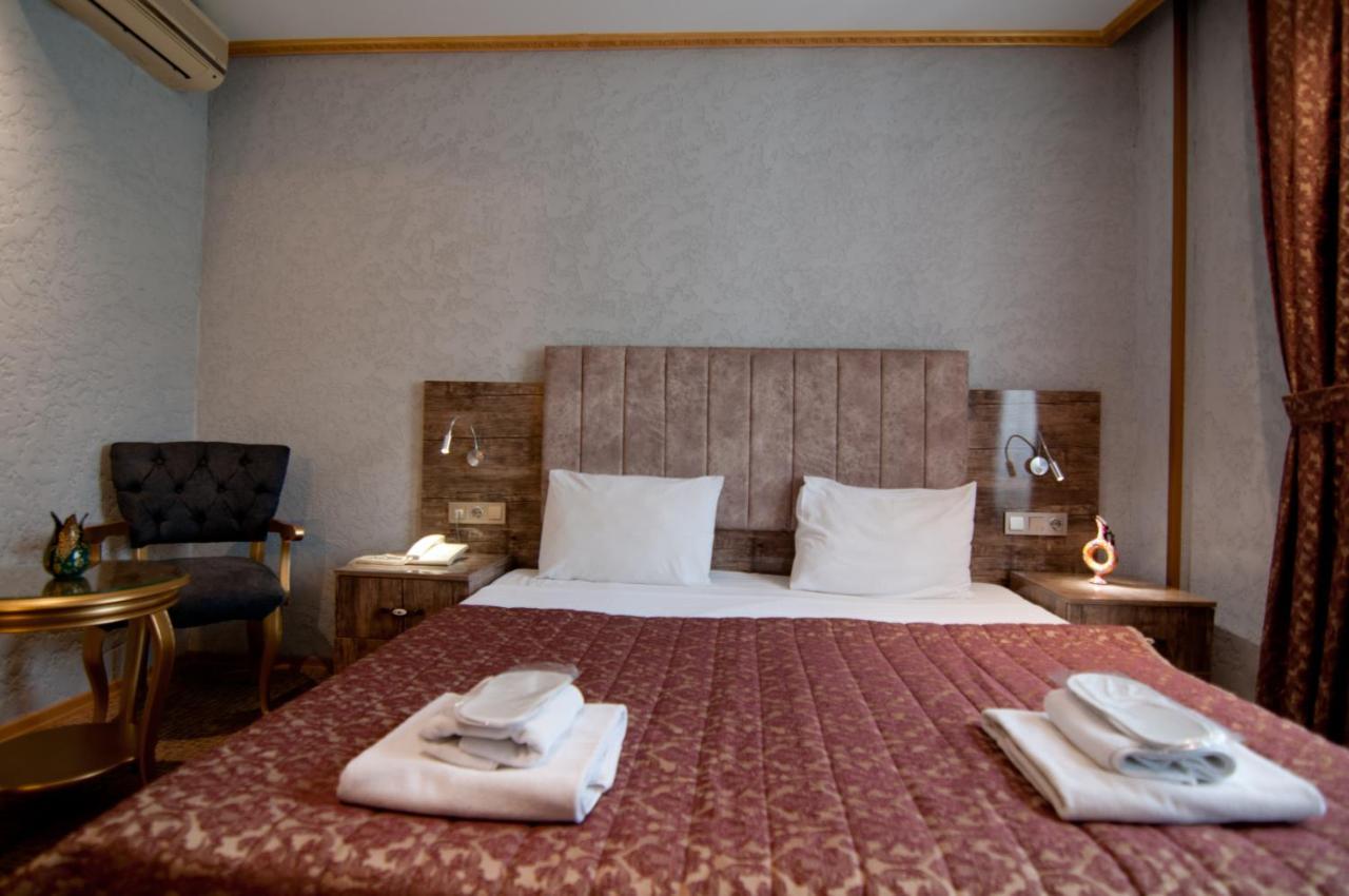 Grand Ambiance Hotel 2*